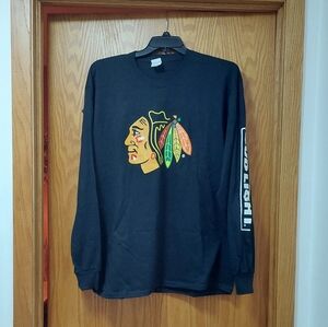 Blackhawks Long Sleeve Shirt Size XL